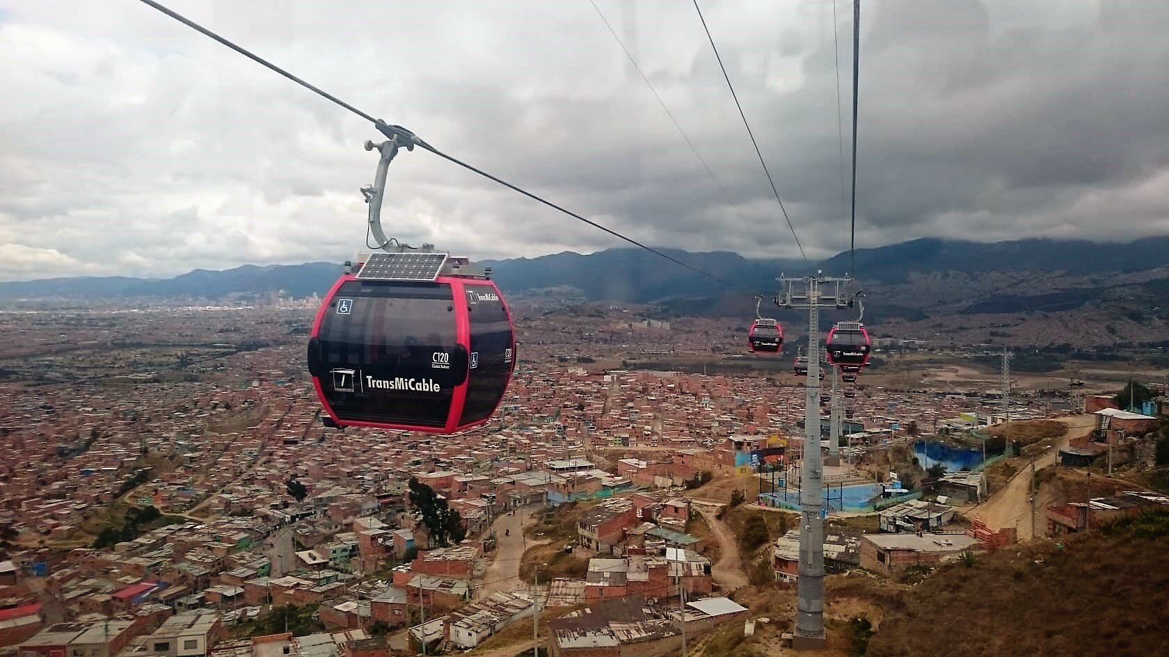 Este sistema cuenta con 163 cabinas, cada una con capacidad para 10 pasajeros / Foto Transmicable
