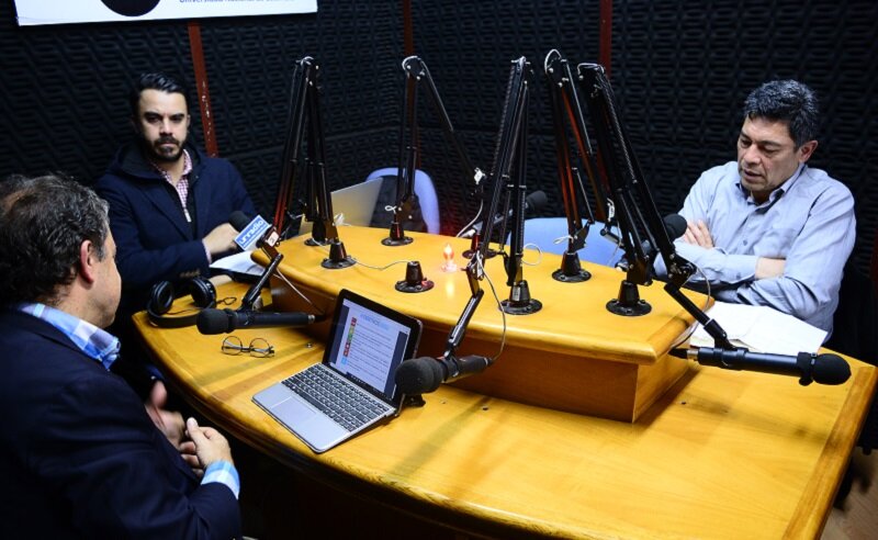 Profesores Iván Bula, Miguel Silva y Germán Nava en Observatorio Gobierno Urbano / Foto Unimedios 